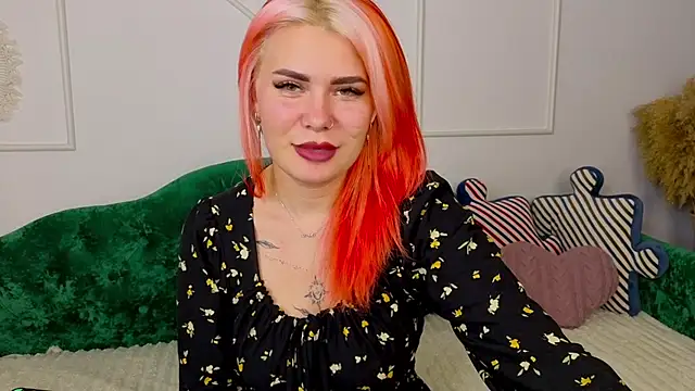 Snapshot of lada_love chatting on November 9, 9:57 pm lada love online show from November 9, 9:57 pm