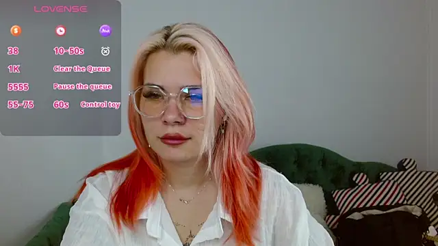 Snapshot of lada_love chatting on November 18, 2:54 pm lada love online show from November 18, 2:54 pm