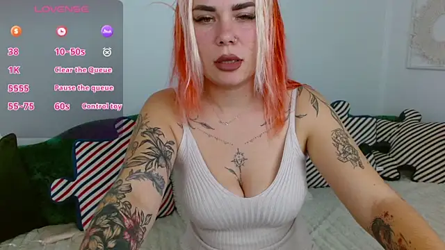 Snapshot of lada_love chatting on November 19, 4:40 pm lada love online show from November 19, 4:40 pm