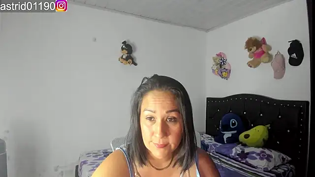 astrid sexy1 online show from November 5, 1:05 am