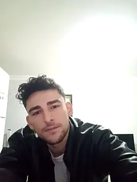 Snapshot of yasinesra757_ chatting on December 20, 1:29 pm yasinesra757 online show from December 20, 1:29 pm