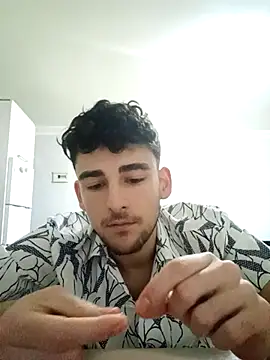 Snapshot of yasinesra757_ chatting on December 22, 3:09 pm yasinesra757 online show from December 22, 3:09 pm