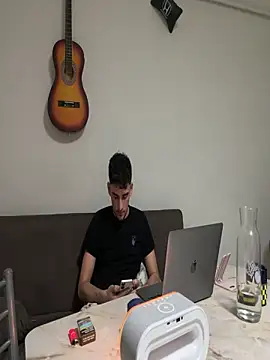 Snapshot of yasinesra757_ chatting on January 7, 1:41 am yasinesra757 online show from January 7, 1:41 am