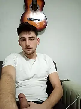 Snapshot of yasinesra757_ chatting on January 9, 8:32 pm yasinesra757 online show from January 9, 8:32 pm