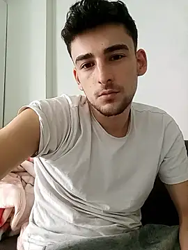 Snapshot of yasinesra757_ chatting on January 10, 9:44 am yasinesra757 online show from January 10, 9:44 am