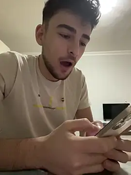 Snapshot of yasinesra757_ chatting on January 15, 5:56 am yasinesra757 online show from January 15, 5:56 am