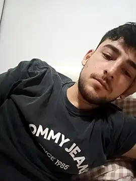 Snapshot of yasinesra757_ chatting on February 8, 2:04 am yasinesra757 online show from February 8, 2:04 am