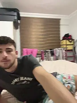 Snapshot of yasinesra757_ chatting on February 8, 11:41 pm yasinesra757 online show from February 8, 11:41 pm