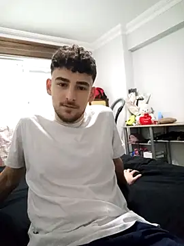 Snapshot of yasinesra757_ chatting on February 18, 2:02 pm yasinesra757 online show from February 18, 2:02 pm