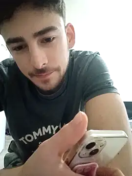 Snapshot of yasinesra757_ chatting on March 3, 2:45 pm yasinesra757 online show from March 3, 2:45 pm