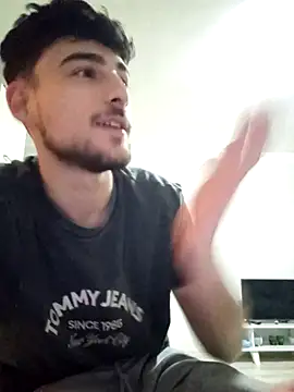 Snapshot of yasinesra757_ chatting on March 6, 12:07 am yasinesra757 online show from March 6, 12:07 am