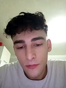 Snapshot of yasinesra757_ chatting on March 24, 5:07 pm yasinesra757 online show from March 24, 5:07 pm