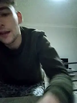 Snapshot of yasinesra757_ chatting on April 2, 8:39 pm yasinesra757 online show from April 2, 8:39 pm