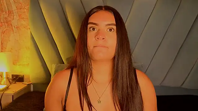 amarahanks1 online show from November 8, 11:32 am