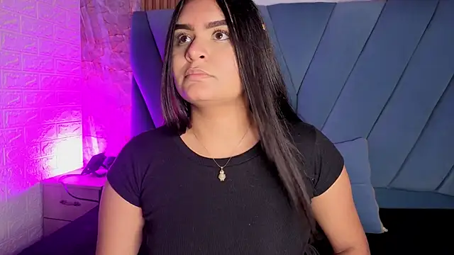 amarahanks1 online show from November 16, 6:02 pm