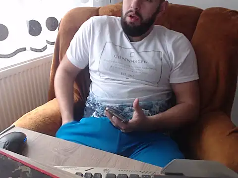 strongcoffee10 online show from November 12, 7:20 am