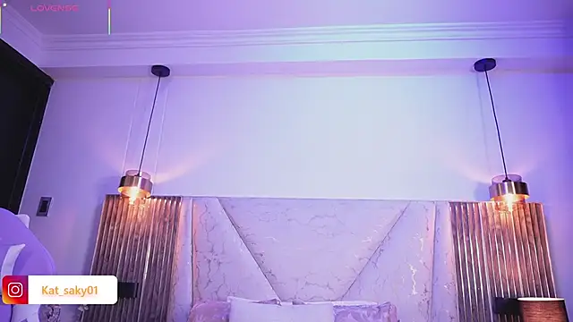 Kat Saky online show from April 21, 12:45 am