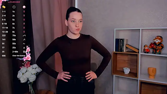 LaraeWernecke online show from November 3, 6:14 am