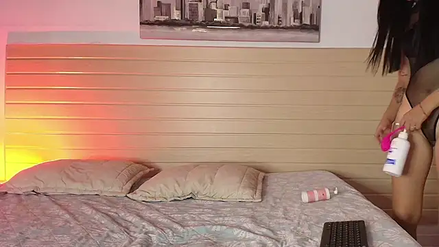 Madisonkay online show from March 1, 2:13 am