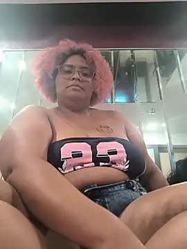 Snapshot of Peachii69 chatting on February 14, 2:52 am Peachii69 online show from February 14, 2:52 am