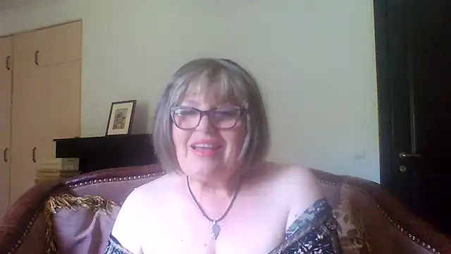 Snapshot of Milaniya606 chatting on July 16, 12:33 pm Milaniya606 online show from July 16, 12:33 pm