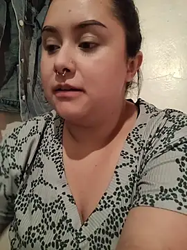 CurvyNoir online show from April 27, 7:56 pm