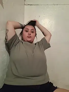 CurvyNoir online show from May 2, 11:43 pm