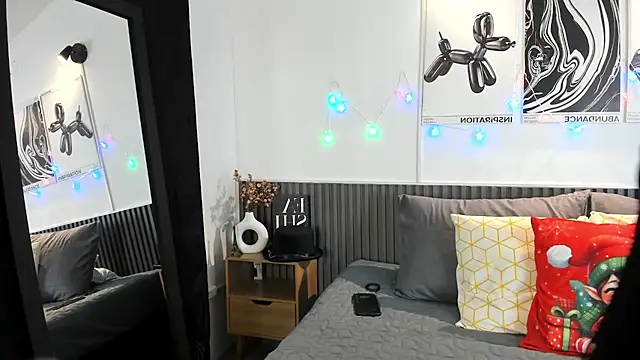 Cloe Bonne online show from December 2, 8:59 pm