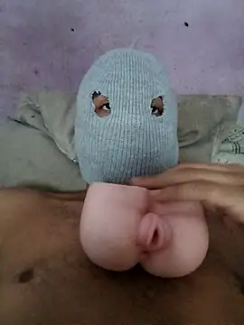 knunesputifero00 online show from April 15, 4:52 am