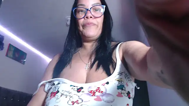 Snapshot of sofia_lopez70 chatting on May 1, 11:53 pm sofia lopez70 online show from May 1, 11:53 pm