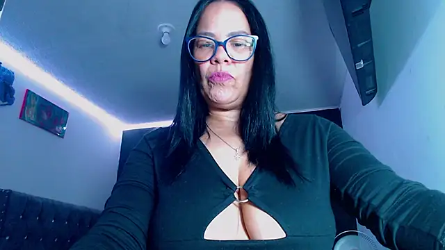 Snapshot of sofia_lopez70 chatting on May 14, 12:56 pm sofia lopez70 online show from May 14, 12:56 pm