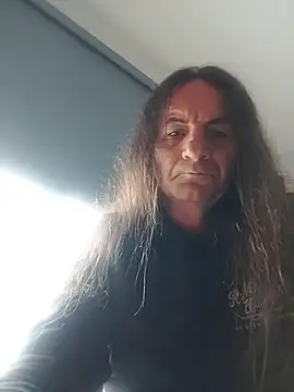 Snapshot of Scottyoutdoors chatting on November 20, 12:44 am Scottyoutdoors online show from November 20, 12:44 am