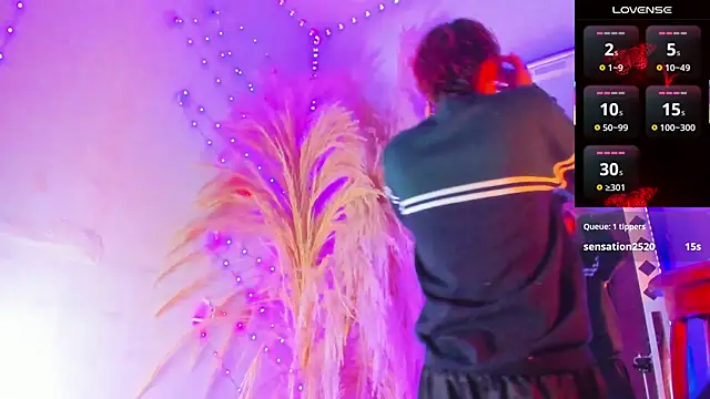 Leo Glow online show from January 16, 1:59 pm