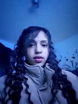 BellaChiquis  online show from December 21, 7:48 am