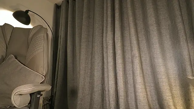 lianewhite online show from April 19, 1:49 am