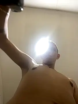 Snapshot of Dylams_maja chatting on December 17, 7:31 pm Dylams maja online show from December 17, 7:31 pm