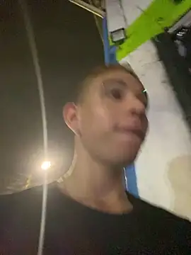 Snapshot of Dylams_maja chatting on December 20, 3:02 am Dylams maja online show from December 20, 3:02 am