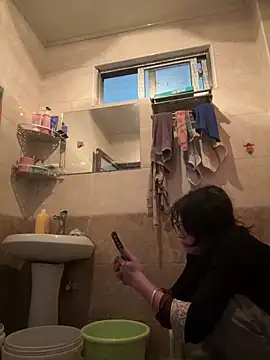 daaqnn online show from April 22, 2:58 am