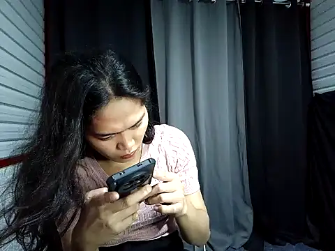 xwildflowerx online show from November 23, 12:10 am