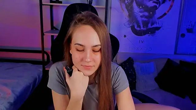 Snapshot of ElinVale chatting on November 14, 11:31 am ElinVale online show from November 14, 11:31 am