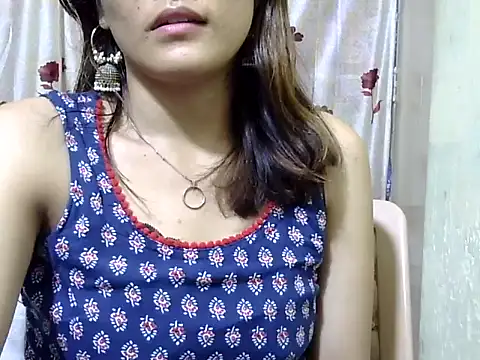 maira 33 online show from November 22, 2:27 pm