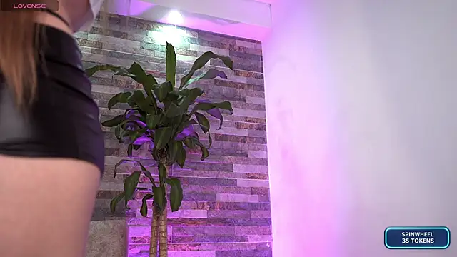 emily montoya1 online show from April 21, 11:51 pm