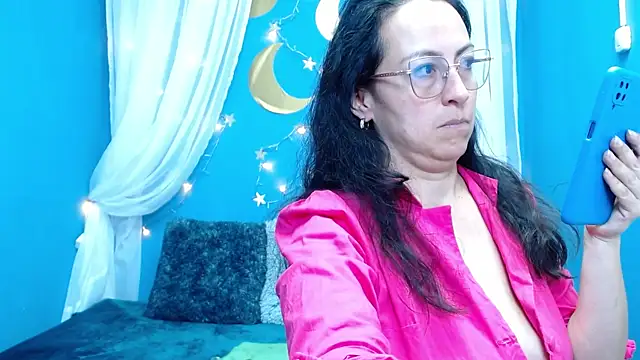 Lauryn Jones online show from December 2, 3:18 pm