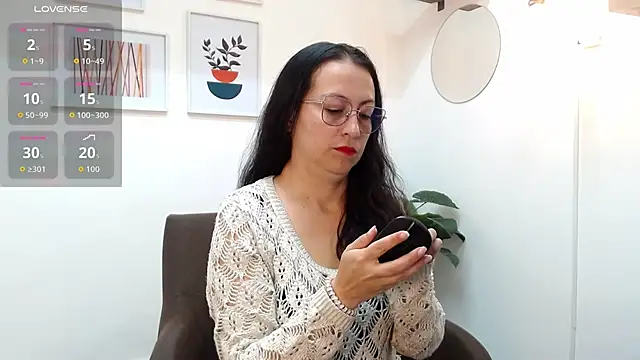 Lauryn Jones online show from March 25, 4:24 pm