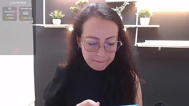 Lauryn Jones online show from April 22, 7:26 pm