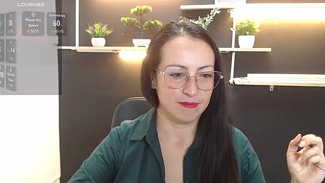 Snapshot of Lauryn_Jones chatting on April 23, 3:58 pm Lauryn Jones online show from April 23, 3:58 pm