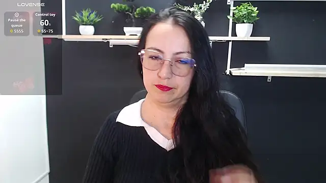 Snapshot of Lauryn_Jones chatting on April 25, 5:21 pm Lauryn Jones online show from April 25, 5:21 pm