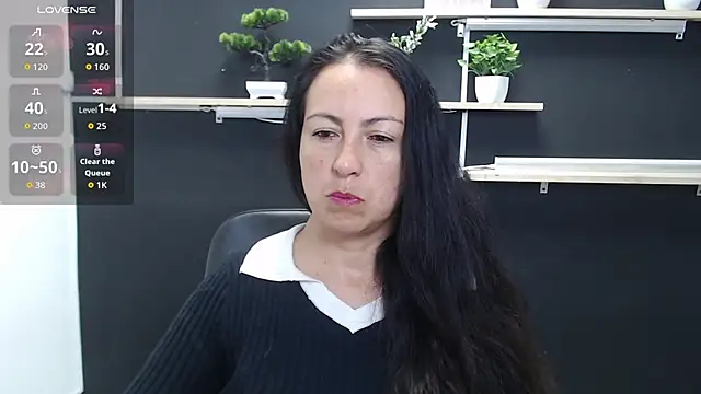 Snapshot of Lauryn_Jones chatting on May 6, 4:56 pm Lauryn Jones online show from May 6, 4:56 pm