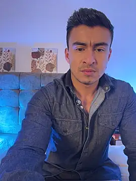 Chris Clarck online show from March 30, 7:15 pm