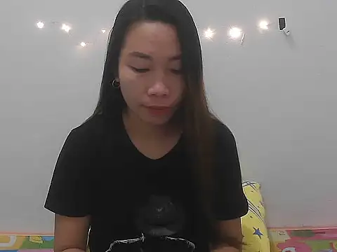 Snapshot of Wild_hot_Lyn chatting on November 11, 8:09 pm Wild hot Lyn online show from November 11, 8:09 pm